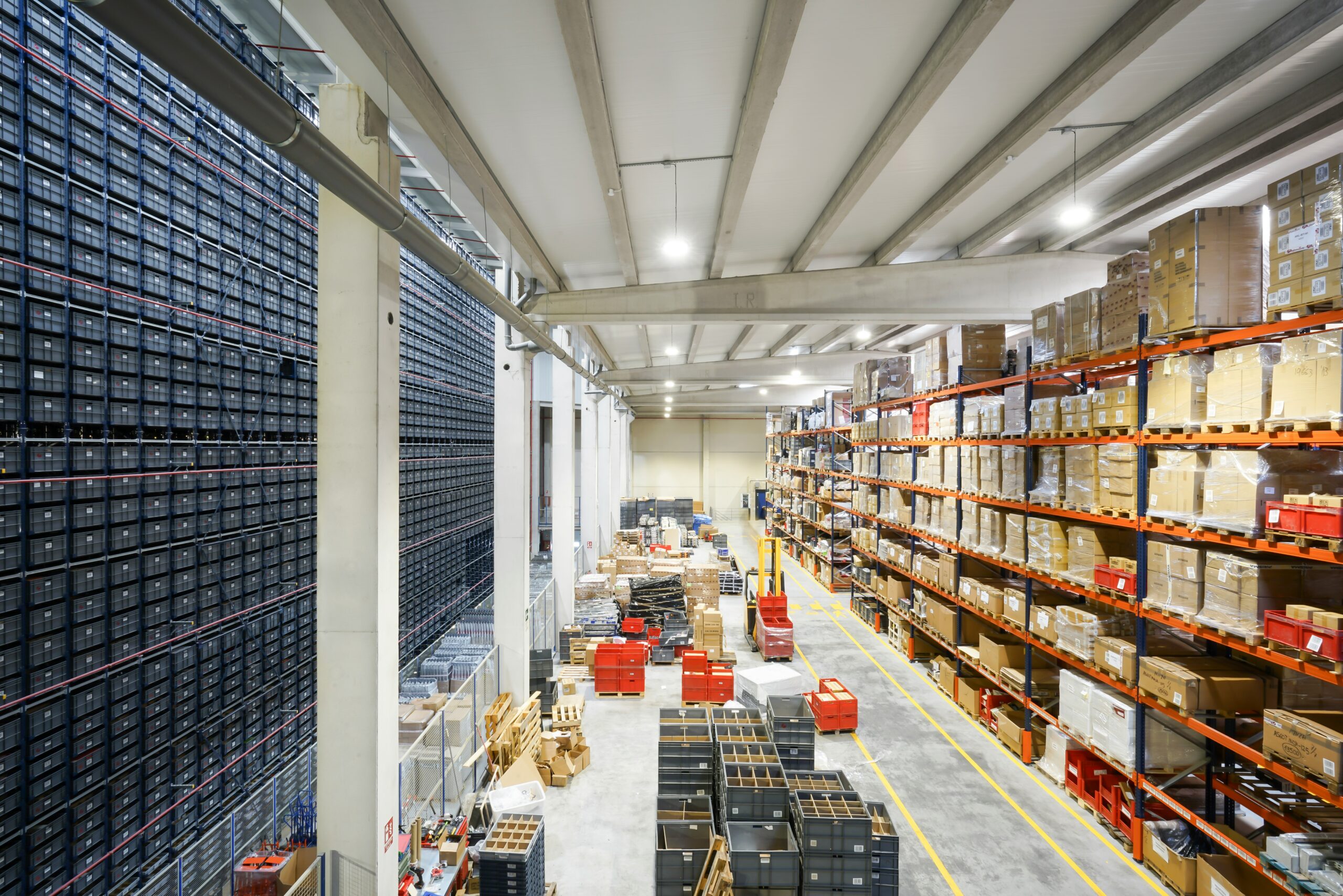 SMTR Group paketleme ve sevkiyat departmanında ihracata hazırlanan ürünler